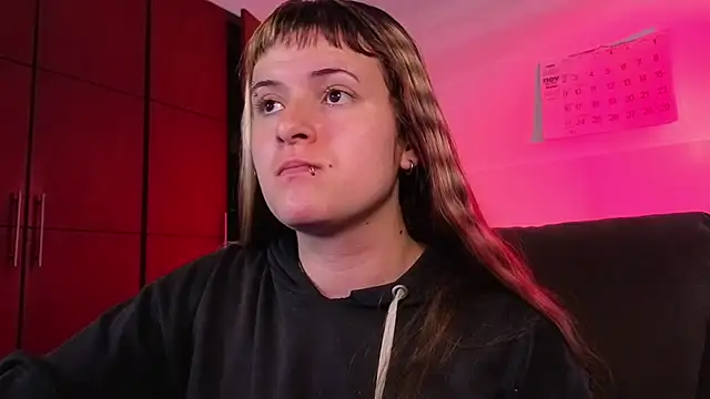 NEXT DOOR GIRL  online show from December 3, 9:47 pm