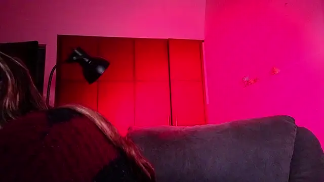 NEXT DOOR GIRL  online show from March 26, 11:02 pm