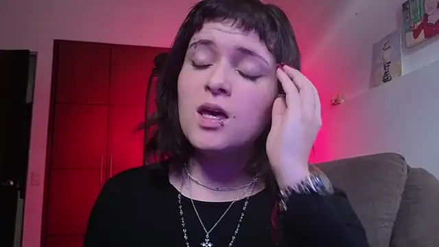 NEXT DOOR GIRL  online show from April 17, 10:12 pm