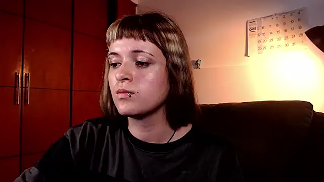 NEXT DOOR GIRL  online show from October 28, 10:20 pm