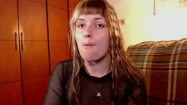Snapshot of NEXT_DOOR_GIRL_ chatting on October 14, 10:20 pm NEXT DOOR GIRL online show from October 14, 10:20 pm