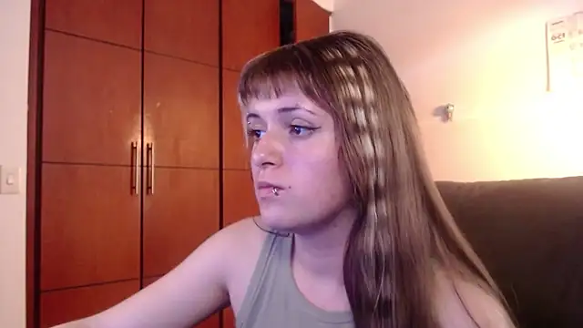 Snapshot of NEXT_DOOR_GIRL_ chatting on October 16, 8:17 pm NEXT DOOR GIRL online show from October 16, 8:17 pm
