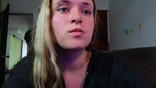 NEXT DOOR GIRL  online show from March 7, 9:20 pm