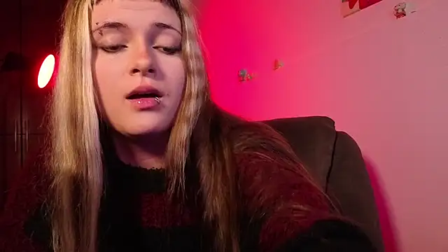 NEXT DOOR GIRL  online show from February 13, 11:16 pm