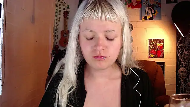 Snapshot of NEXT_DOOR_GIRL_ chatting on March 15, 12:34 pm NEXT DOOR GIRL online show from March 15, 12:34 pm