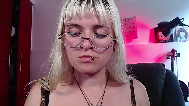 Snapshot of NEXT_DOOR_GIRL_ chatting on September 16, 9:49 pm NEXT DOOR GIRL online show from September 16, 9:49 pm