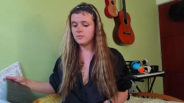 NEXT DOOR GIRL  online show from March 20, 10:22 pm