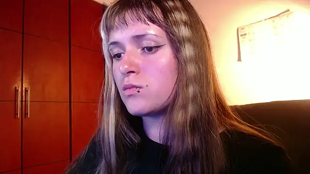 Snapshot of NEXT_DOOR_GIRL_ chatting on October 4, 10:44 pm NEXT DOOR GIRL online show from October 4, 10:44 pm