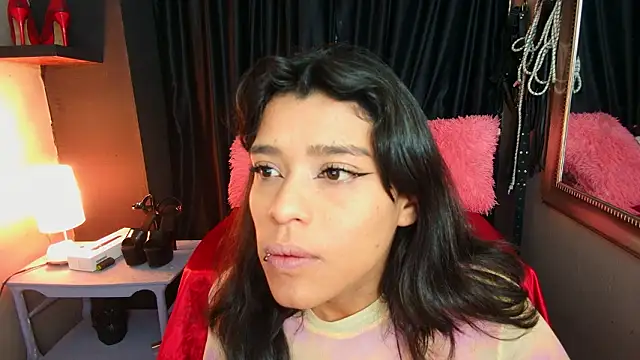 AvaLusty online show from February 7, 3:20 pm