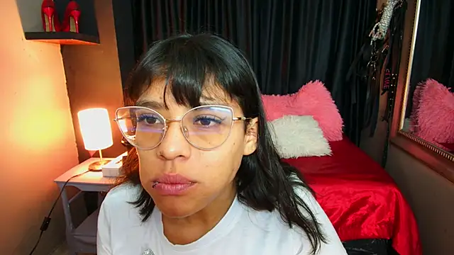 AvaLusty online show from February 12, 11:32 am