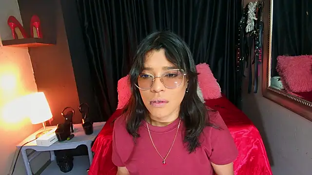 AvaLusty online show from February 5, 5:09 pm