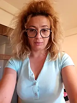 Snapshot of Selenna_emma chatting on October 20, 2:39 pm Selenna emma online show from October 20, 2:39 pm