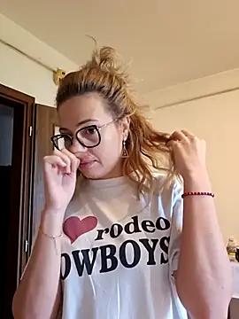 Snapshot of Selenna_emma chatting on October 16, 2:03 pm Selenna emma online show from October 16, 2:03 pm