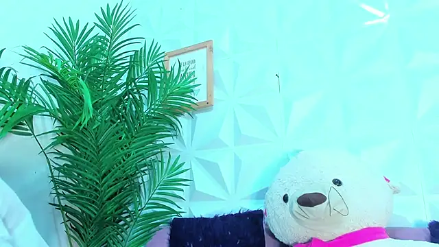 Briyit Doll online show from October 1, 9:29 pm