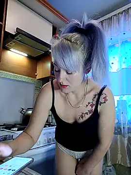 Tina Alev online show from March 11, 2:00 pm