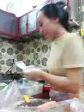 Yinzing 502 online show from December 4, 1:25 pm