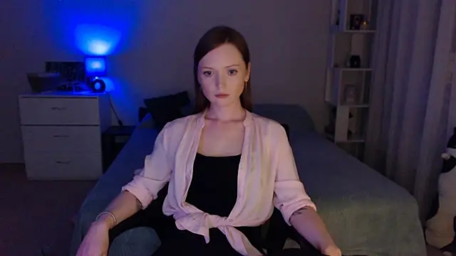 Snapshot of Allaria chatting on June 16, 6:52 pm Allaria online show from June 16, 6:52 pm