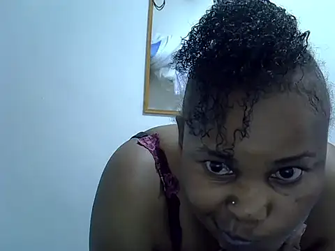 Snapshot of browndolly12 chatting on October 13, 11:12 am browndolly12 online show from October 13, 11:12 am