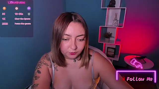 Snapshot of miaawild chatting on February 18, 7:41 pm miaawild online show from February 18, 7:41 pm