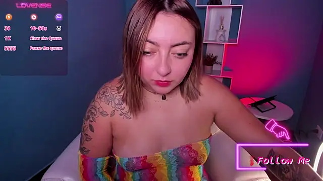 Snapshot of miaawild chatting on January 29, 8:51 am miaawild online show from January 29, 8:51 am