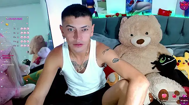 Snapshot of _snopyy_ chatting on March 1, 11:26 pm  snopyy  online show from March 1, 11:26 pm