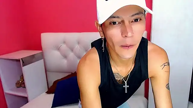 Snapshot of _snopyy_ chatting on February 18, 7:52 pm  snopyy  online show from February 18, 7:52 pm