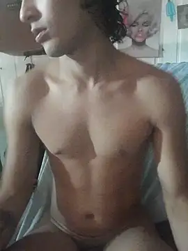 Snapshot of pedrodavid_ chatting on May 5, 9:07 pm pedrodavid online show from May 5, 9:07 pm