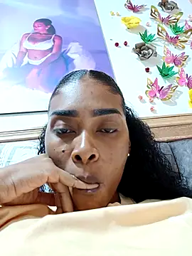 Snapshot of linda-palma chatting on February 1, 10:30 pm linda-palma online show from February 1, 10:30 pm