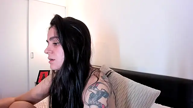 guccipussy1 online show from February 20, 11:32 pm