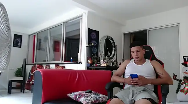 damiam fiery online show from December 4, 7:17 pm