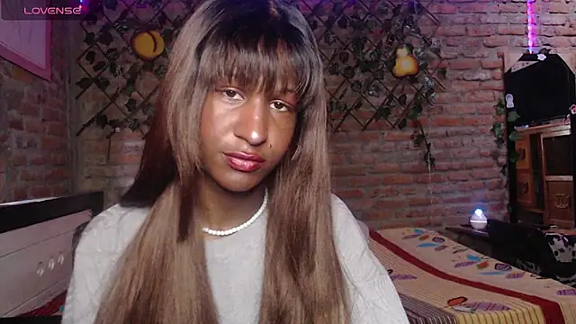 Angell Dustt  online show from March 25, 9:35 pm