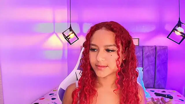 Sophiee Velvet online show from October 3, 4:08 pm