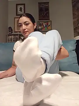 ThailyCherry online show from March 3, 7:10 pm