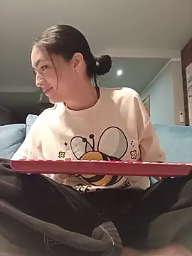 ThailyCherry online show from February 24, 7:15 pm