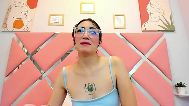 Snapshot of ThailyCherry chatting on March 21, 7:35 pm ThailyCherry online show from March 21, 7:35 pm