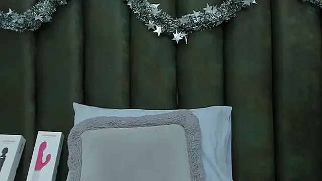 ThailyCherry online show from December 22, 8:31 pm