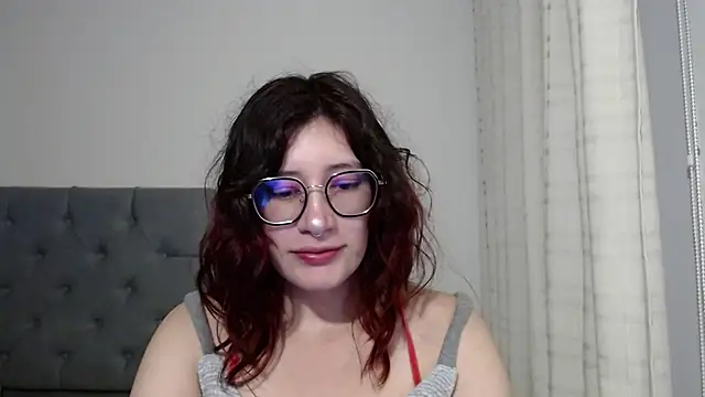 Snapshot of mariana124- chatting on January 4, 10:13 pm mariana124- online show from January 4, 10:13 pm