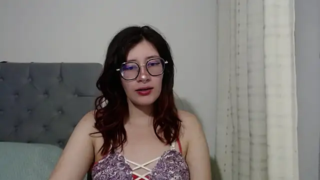 Snapshot of mariana124- chatting on January 31, 2:39 pm mariana124- online show from January 31, 2:39 pm