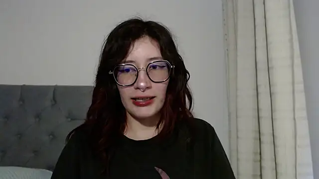 Snapshot of mariana124- chatting on January 11, 4:25 pm mariana124- online show from January 11, 4:25 pm
