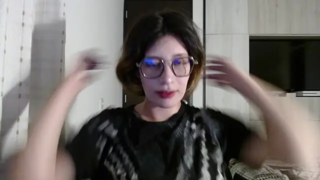 Snapshot of mariana124- chatting on December 30, 7:42 pm mariana124- online show from December 30, 7:42 pm