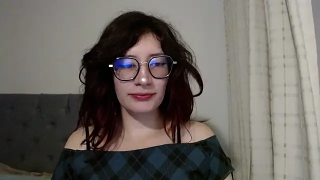 Snapshot of mariana124- chatting on January 9, 8:11 pm mariana124- online show from January 9, 8:11 pm