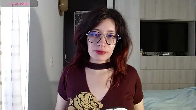 Snapshot of mariana124- chatting on February 22, 12:40 pm mariana124- online show from February 22, 12:40 pm