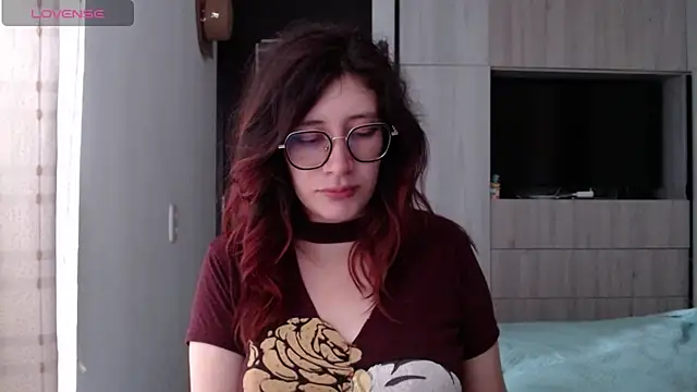 Snapshot of mariana124- chatting on February 22, 3:47 pm mariana124- online show from February 22, 3:47 pm