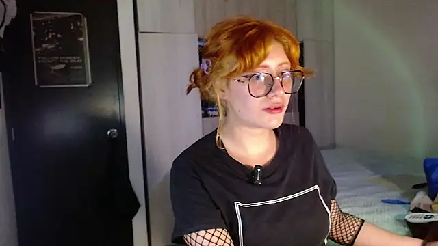 Snapshot of mariana124- chatting on December 14, 1:12 am mariana124- online show from December 14, 1:12 am