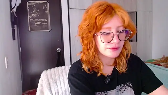 Snapshot of mariana124- chatting on December 17, 2:55 pm mariana124- online show from December 17, 2:55 pm