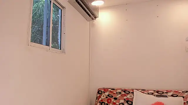 meganrossee69 online show from December 18, 9:08 pm