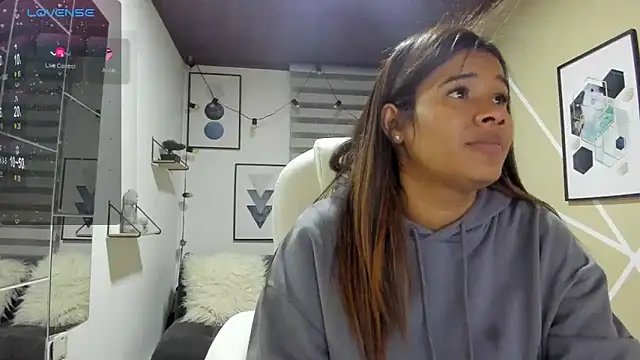 Enma  clark online show from March 17, 4:15 am