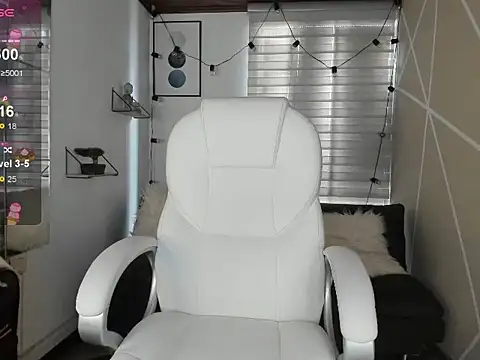 Enma  clark online show from November 4, 8:45 pm