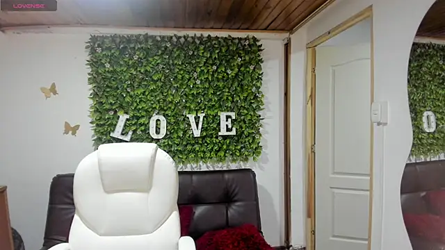 Snapshot of Enma__clark chatting on February 26, 7:32 pm Enma clark online show from February 26, 7:32 pm