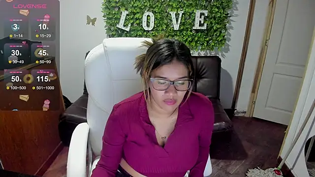 Snapshot of Enma__clark chatting on March 12, 7:04 pm Enma clark online show from March 12, 7:04 pm